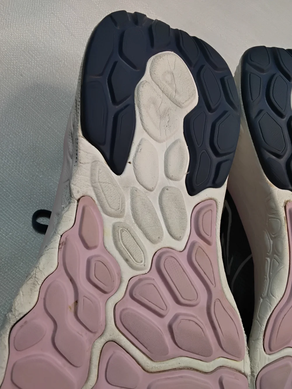 New Balance 1080 V12 Women's Navy Running Sneakers with Pale Pink Trim Sz 10.5